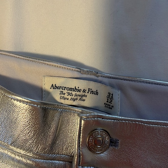 Abercrombie & Fitch 90s Straight Ultra High Rise Silver Pants - Picture 2 of 8